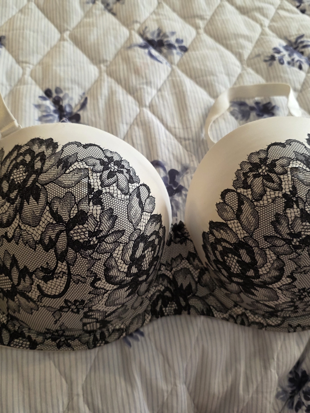 Torrid White With Black Lace Print Push Up Plunge Bra